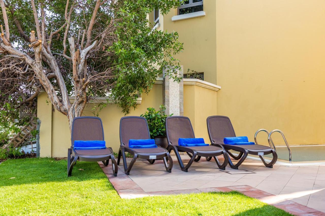 Chic 4Br Villa With Assistant Room And Private Pool On Palm Jumeirah By Deluxe Holiday Homes 두바이 외부 사진
