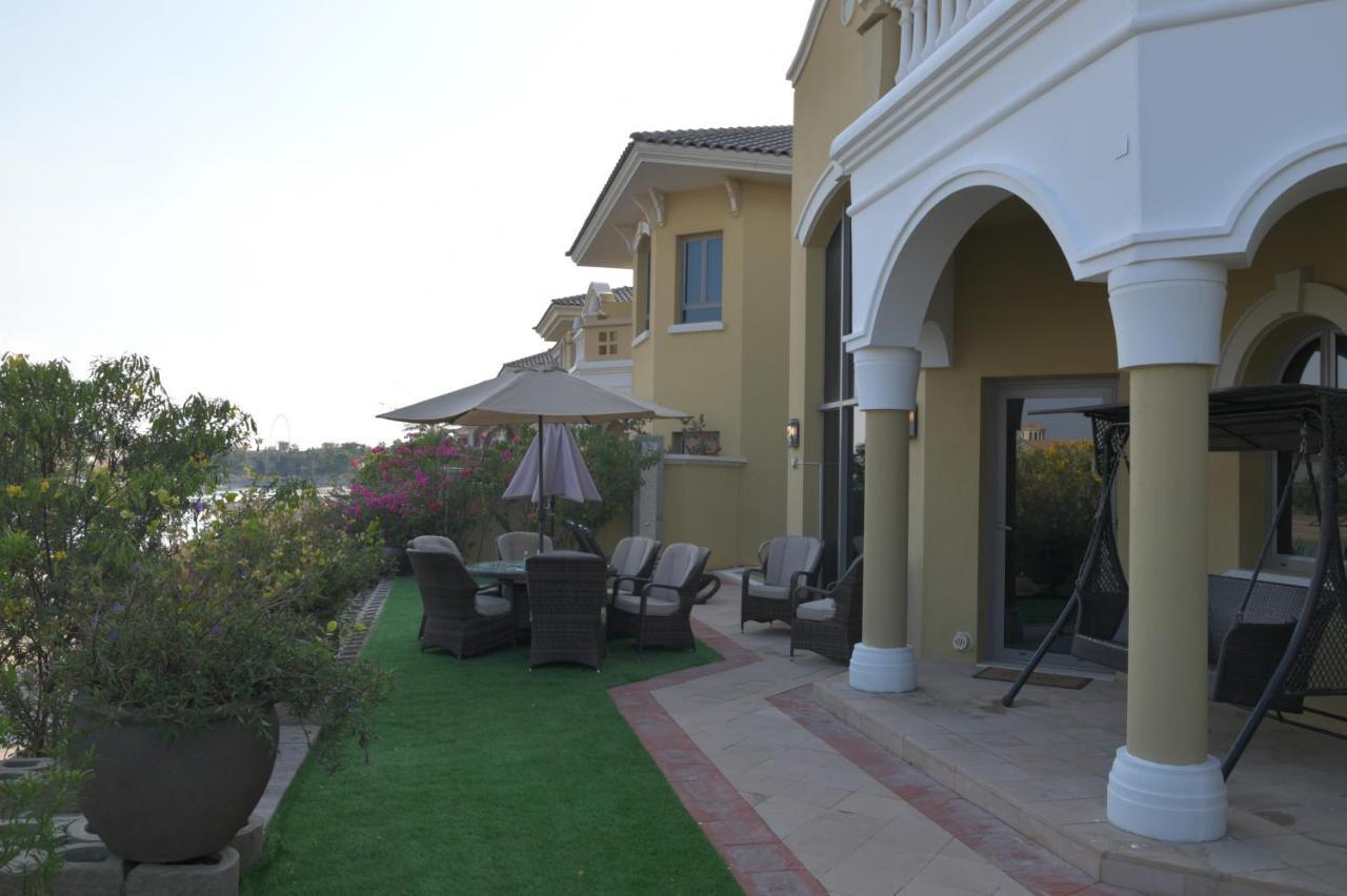 Chic 4Br Villa With Assistant Room And Private Pool On Palm Jumeirah By Deluxe Holiday Homes 두바이 외부 사진