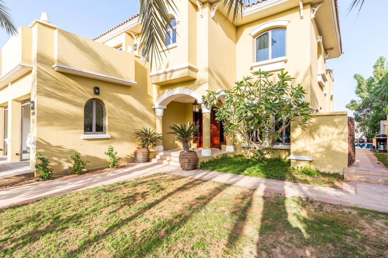 Chic 4Br Villa With Assistant Room And Private Pool On Palm Jumeirah By Deluxe Holiday Homes 두바이 외부 사진