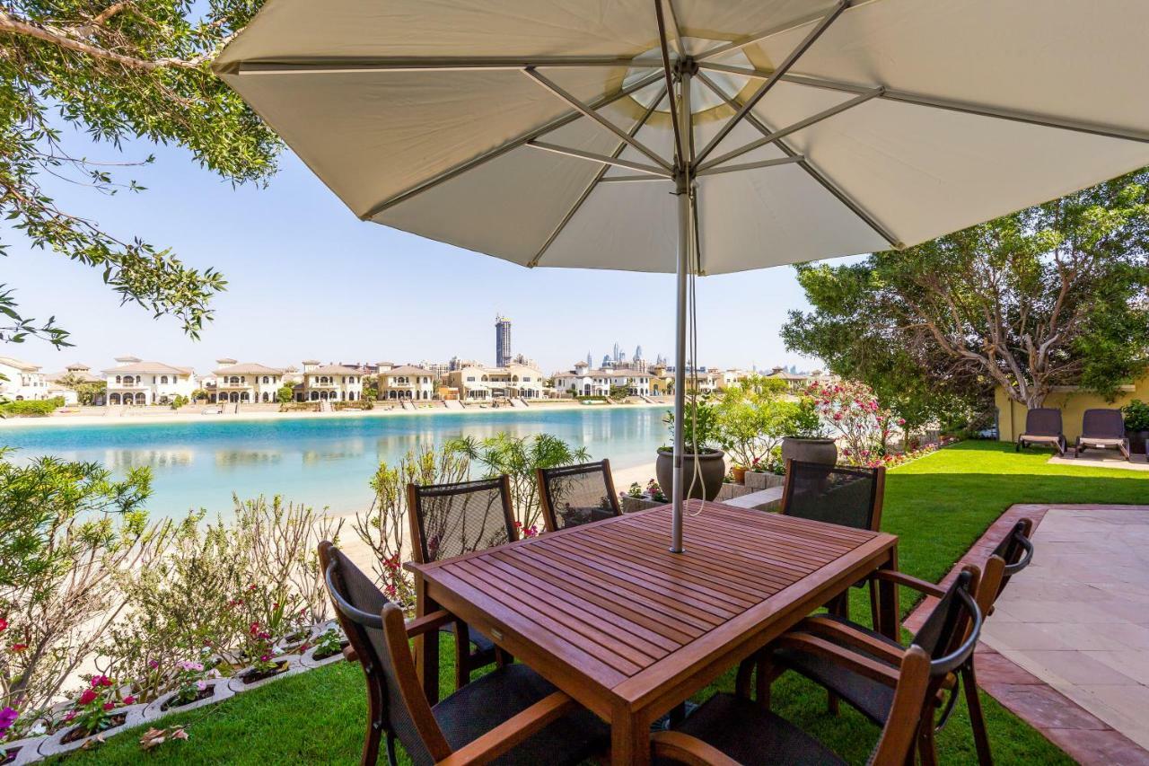 Chic 4Br Villa With Assistant Room And Private Pool On Palm Jumeirah By Deluxe Holiday Homes 두바이 외부 사진