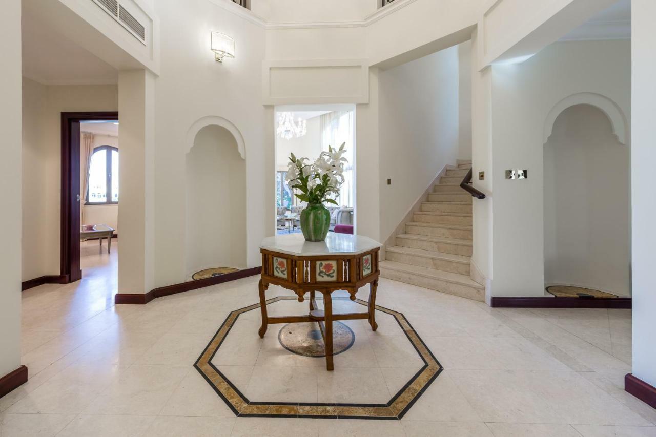 Chic 4Br Villa With Assistant Room And Private Pool On Palm Jumeirah By Deluxe Holiday Homes 두바이 외부 사진