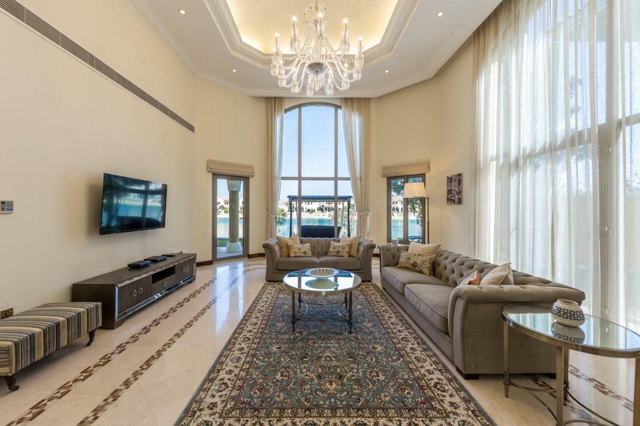 Chic 4Br Villa With Assistant Room And Private Pool On Palm Jumeirah By Deluxe Holiday Homes 두바이 외부 사진
