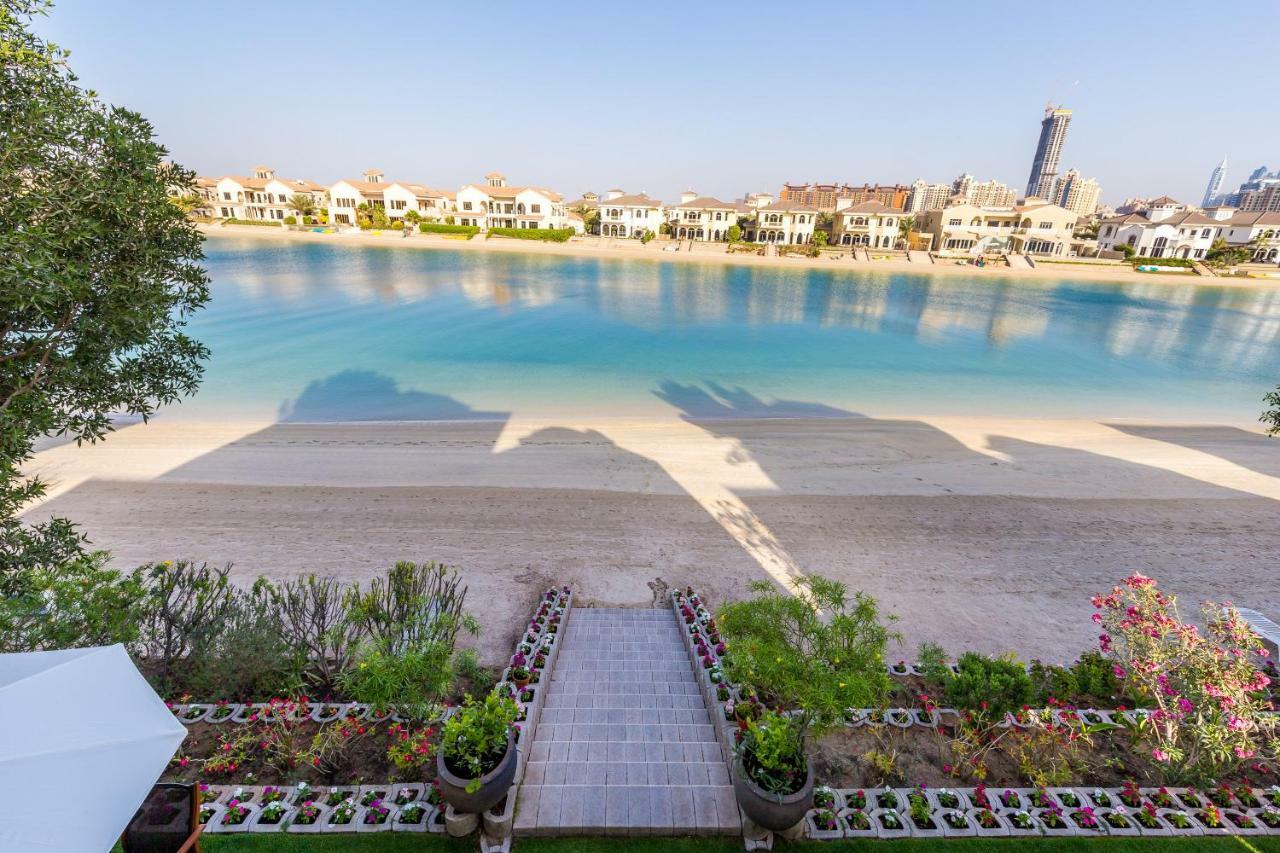 Chic 4Br Villa With Assistant Room And Private Pool On Palm Jumeirah By Deluxe Holiday Homes 두바이 외부 사진